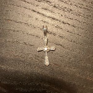 New! 14к White gold cross pendant with diamonds